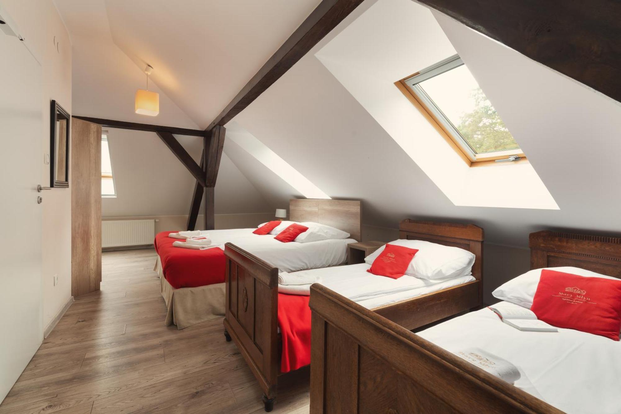 Stary Mlyn Strzeszyn Hotel Lubowo  Kamer foto
