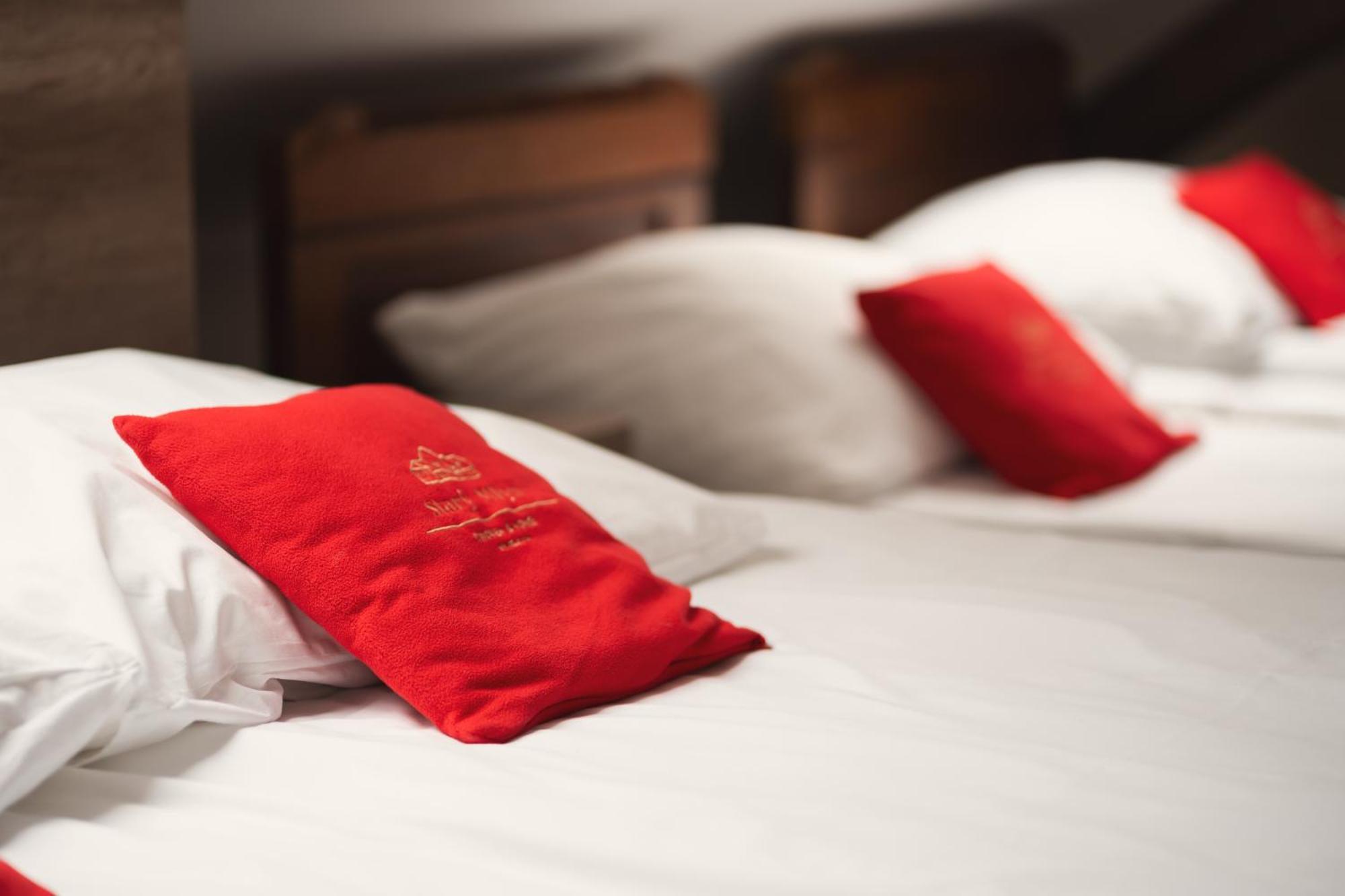 Stary Mlyn Strzeszyn Hotel Lubowo  Buitenkant foto