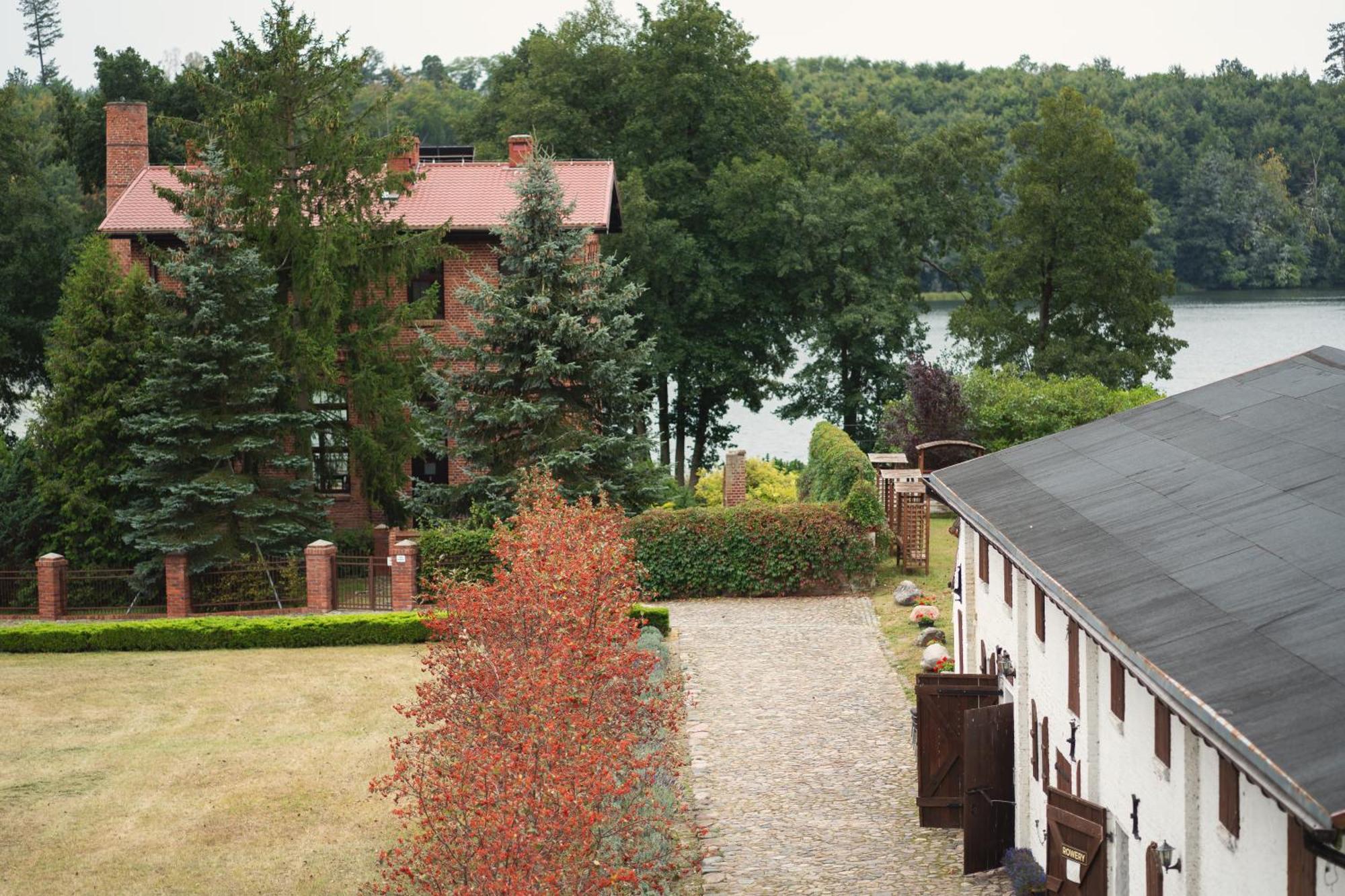 Stary Mlyn Strzeszyn Hotel Lubowo  Buitenkant foto