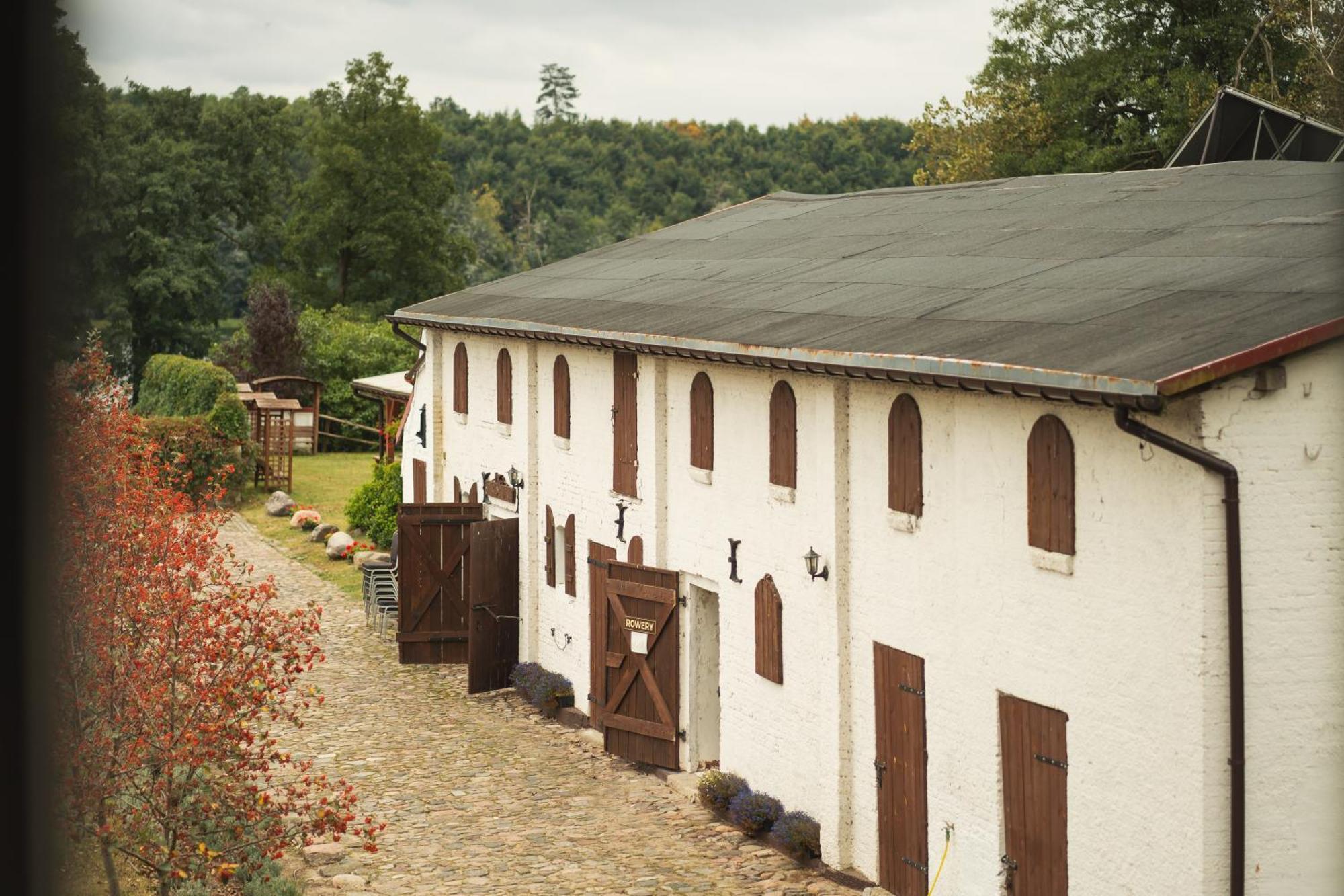 Stary Mlyn Strzeszyn Hotel Lubowo  Buitenkant foto