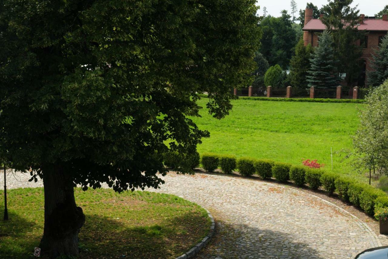 Stary Mlyn Strzeszyn Hotel Lubowo  Buitenkant foto